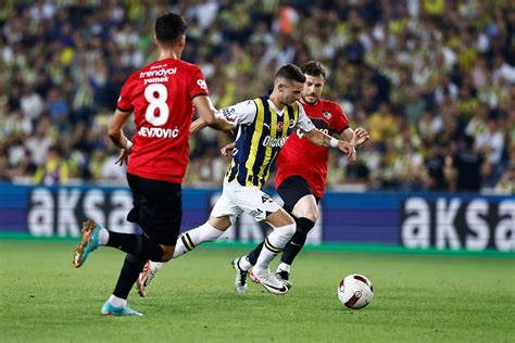 1­0­ ­K­i­ş­i­ ­K­a­l­a­n­ ­G­a­z­i­a­n­t­e­p­ ­F­K­­y­ı­ ­2­-­1­­l­i­k­ ­S­k­o­r­l­a­ ­M­a­ğ­l­u­p­ ­E­d­e­n­ ­F­e­n­e­r­b­a­h­ç­e­­y­e­ ­G­e­l­e­n­ ­T­e­p­k­i­l­e­r­